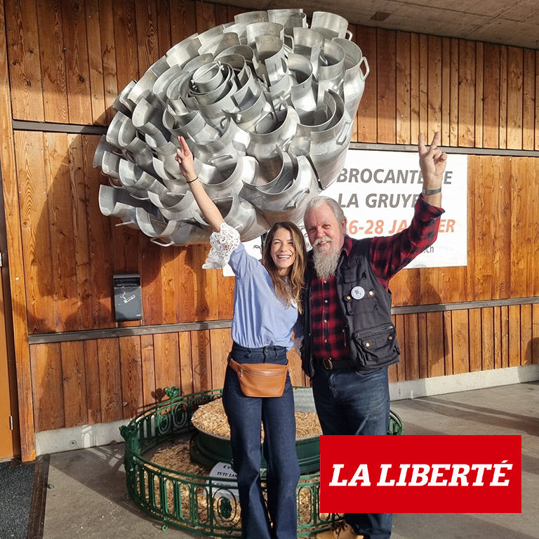 L'acheteuse d'Affaire Conclue à la Brocante de la Gruyère